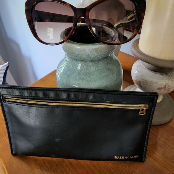 Sunglasses - Picture 2 of 4